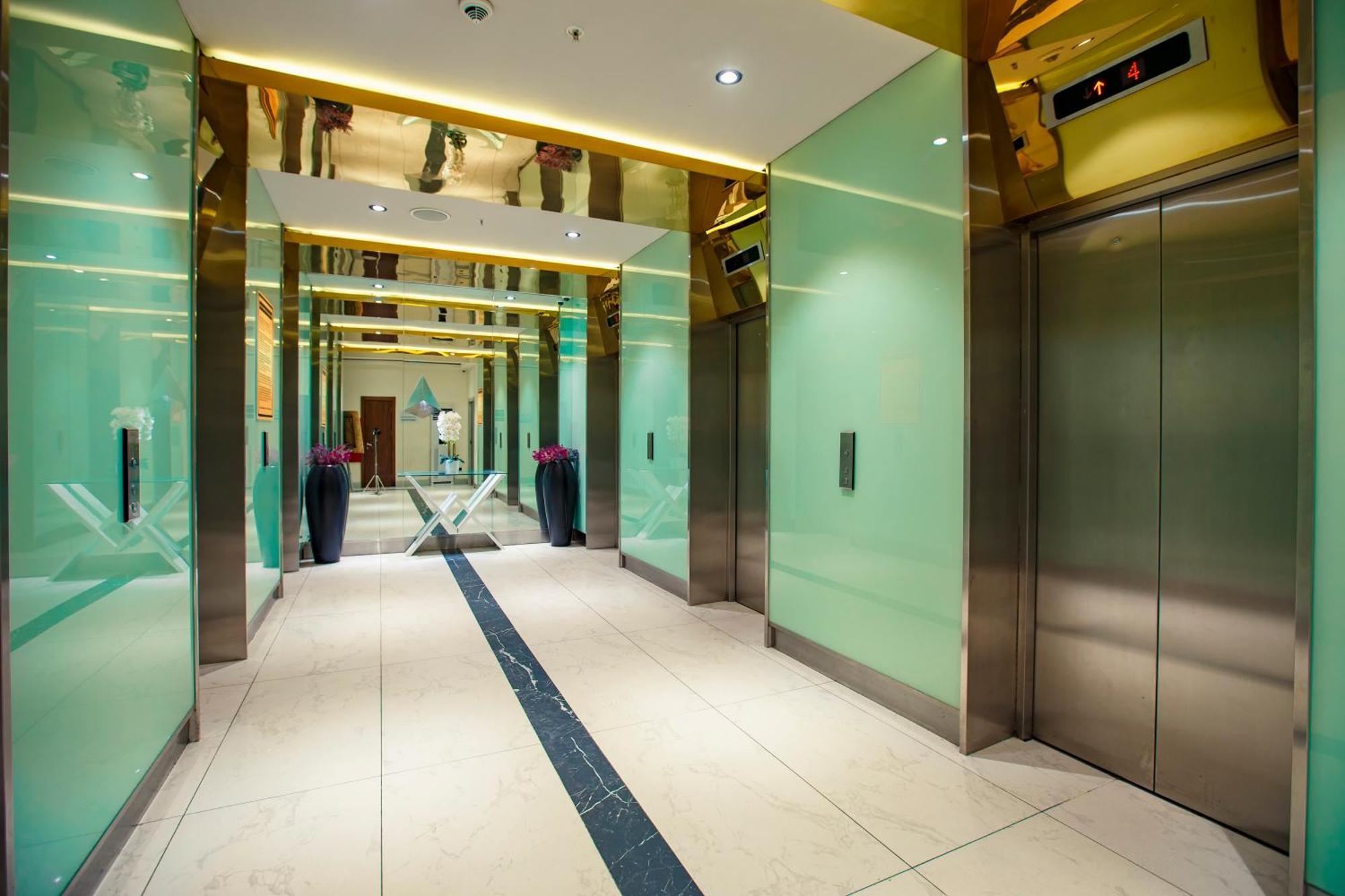 Panorama Orbi Beach Resort Center Suite バトゥーミ エクステリア 写真