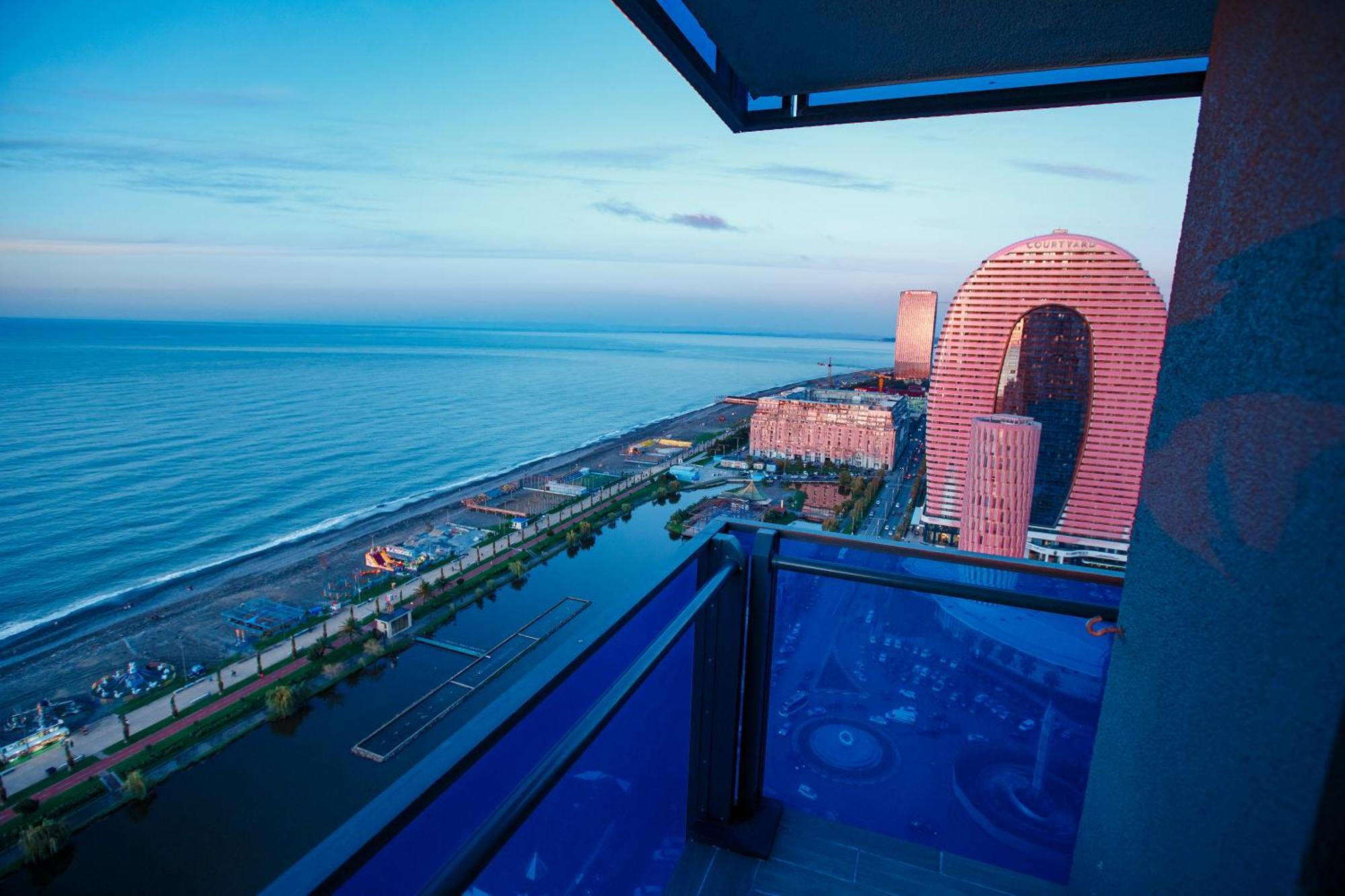 Panorama Orbi Beach Resort Center Suite バトゥーミ エクステリア 写真