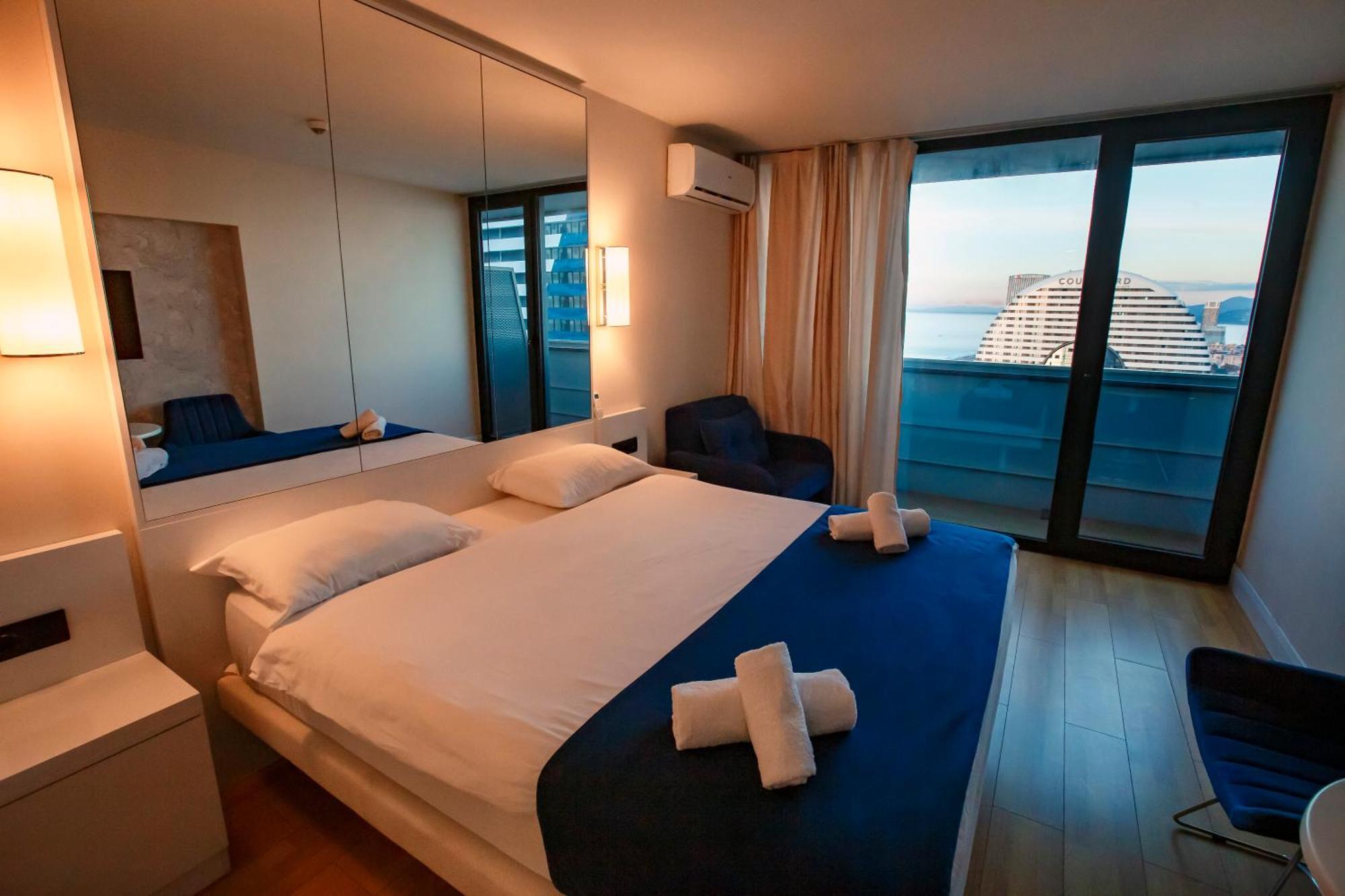 Panorama Orbi Beach Resort Center Suite バトゥーミ エクステリア 写真
