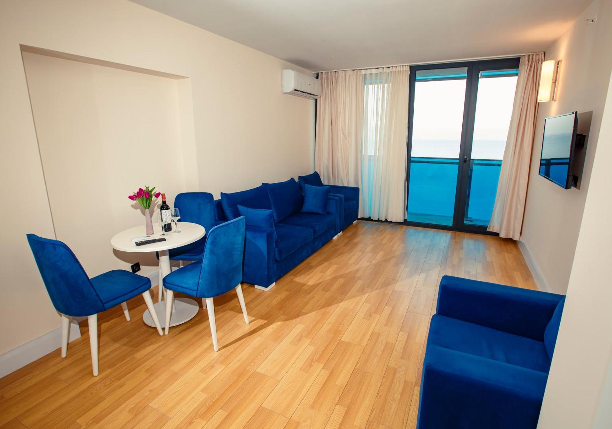Panorama Orbi Beach Resort Center Suite バトゥーミ エクステリア 写真