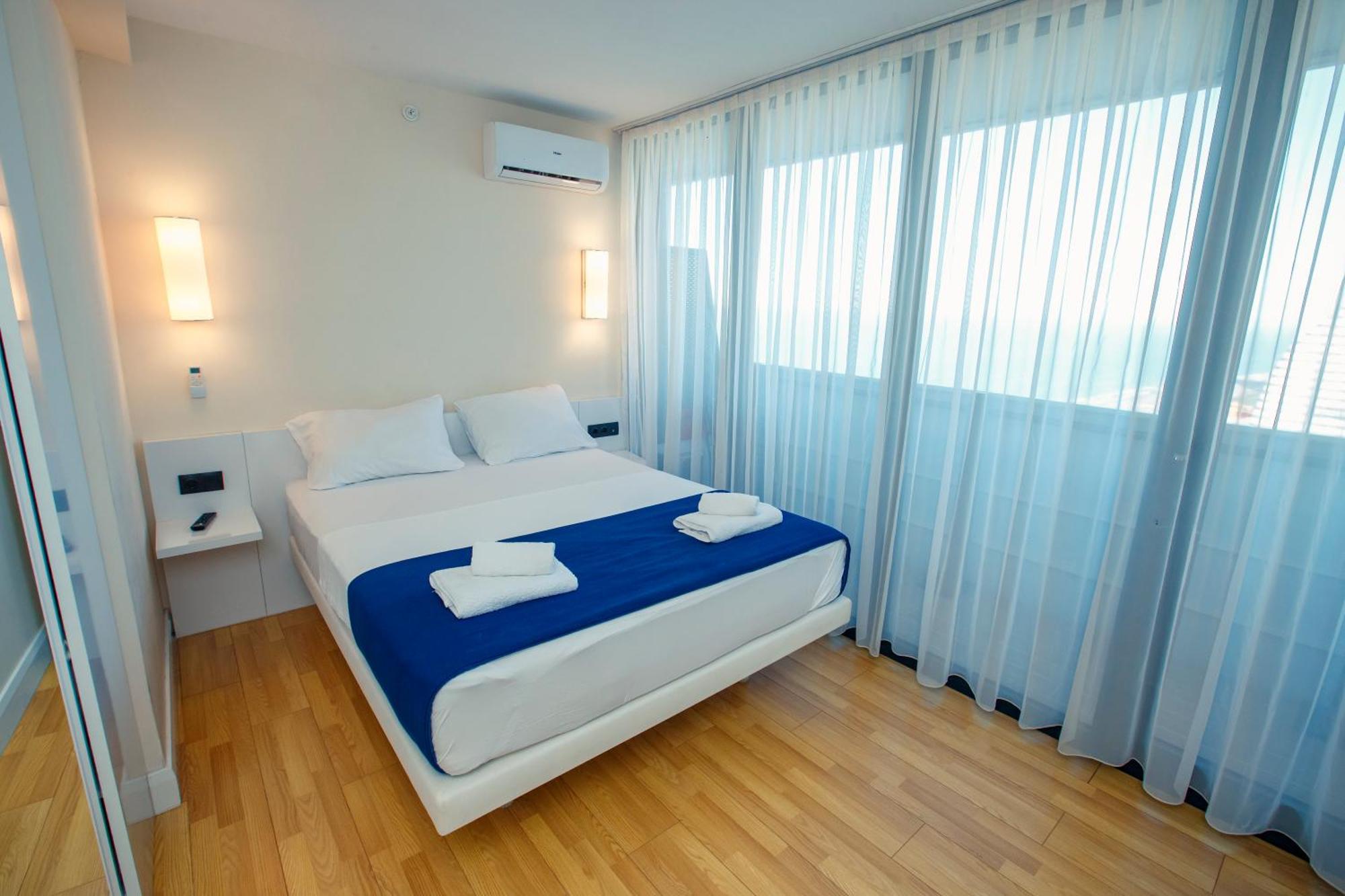 Panorama Orbi Beach Resort Center Suite バトゥーミ エクステリア 写真