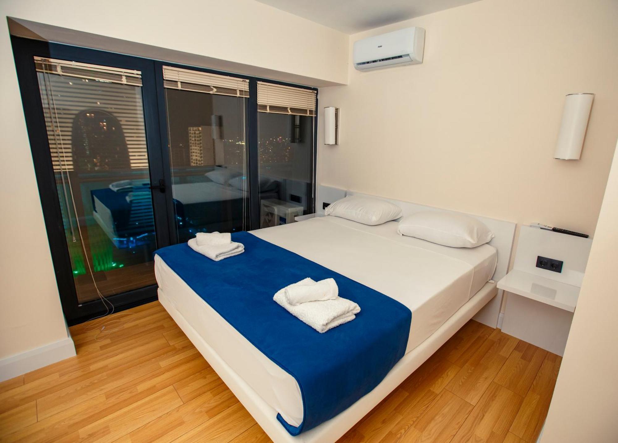 Panorama Orbi Beach Resort Center Suite バトゥーミ エクステリア 写真