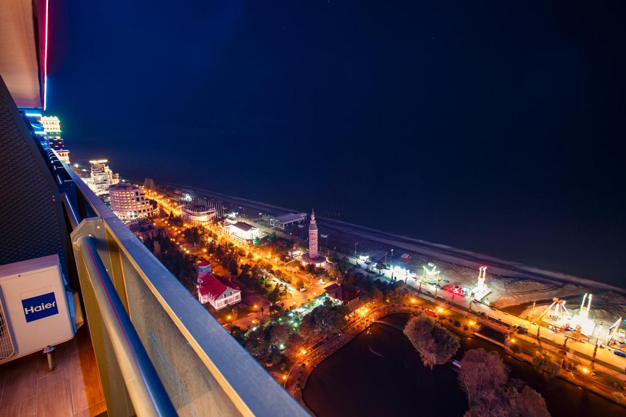 Panorama Orbi Beach Resort Center Suite バトゥーミ エクステリア 写真