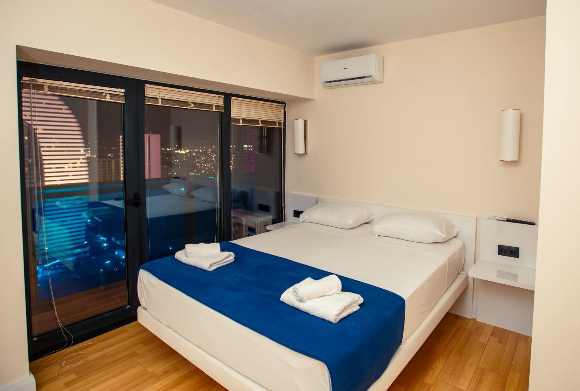 Panorama Orbi Beach Resort Center Suite バトゥーミ エクステリア 写真